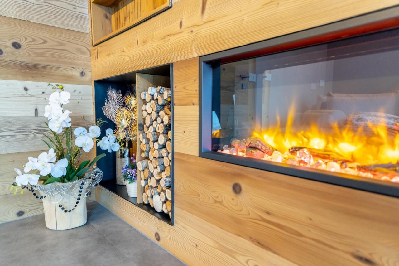 Chalet Imbosc'ché - B&B in beautiful surroundings Livigno Exterior foto