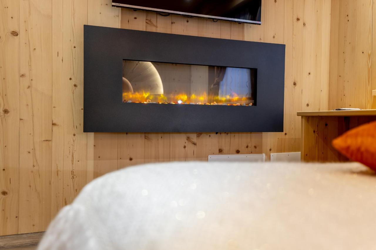 Chalet Imbosc'ché - B&B in beautiful surroundings Livigno Exterior foto