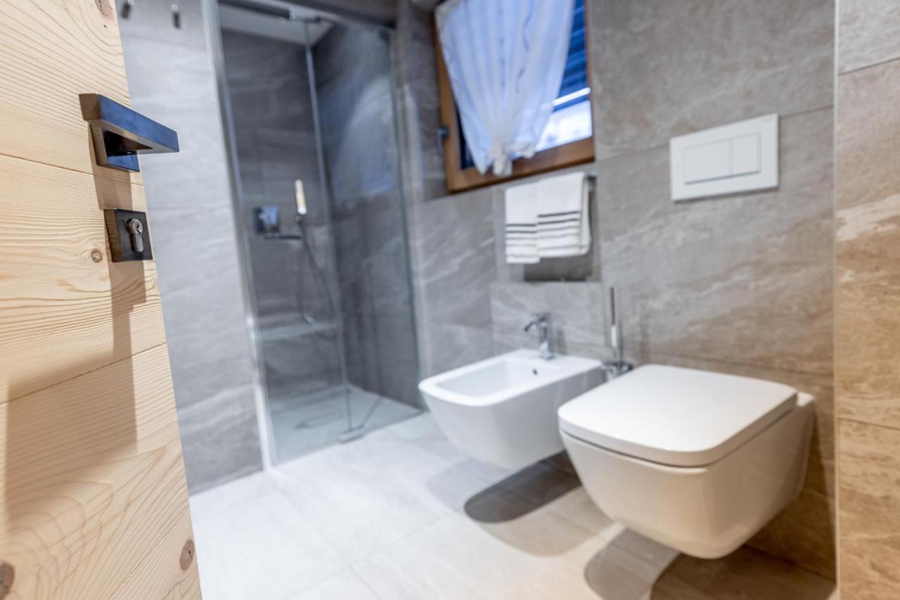 Chalet Imbosc'ché - B&B in beautiful surroundings Livigno Exterior foto